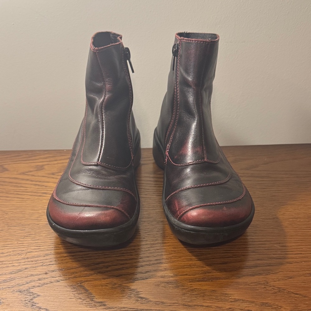 Naot Distressed Burgundy zippered Ankle Boots
